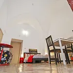 Del Teatro Διαμέρισμα *