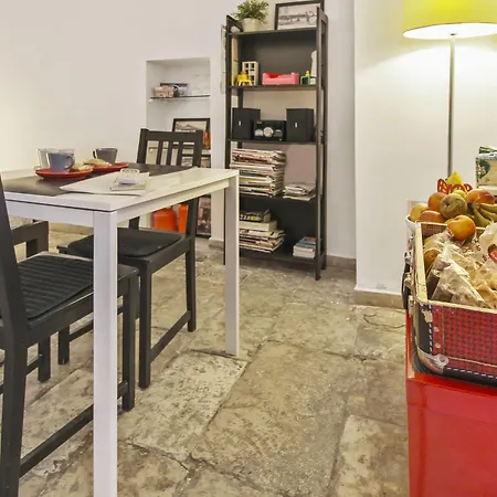 Del Teatro * Μπρίντιζι