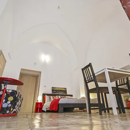 Del Teatro Apartamento Brindisi