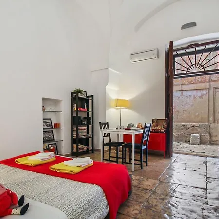 Del Teatro Apartment *